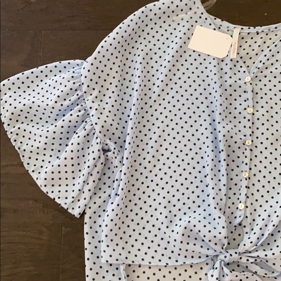 Flirty blue polka dot top - Picture 3 of 4